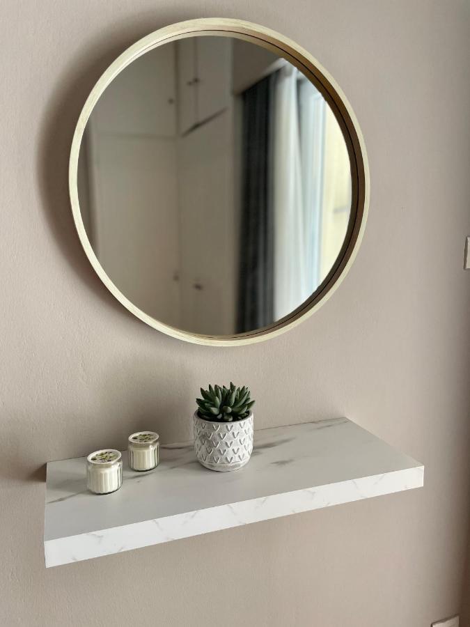 Vivian Modern Apartment Ateny Zewnętrze zdjęcie