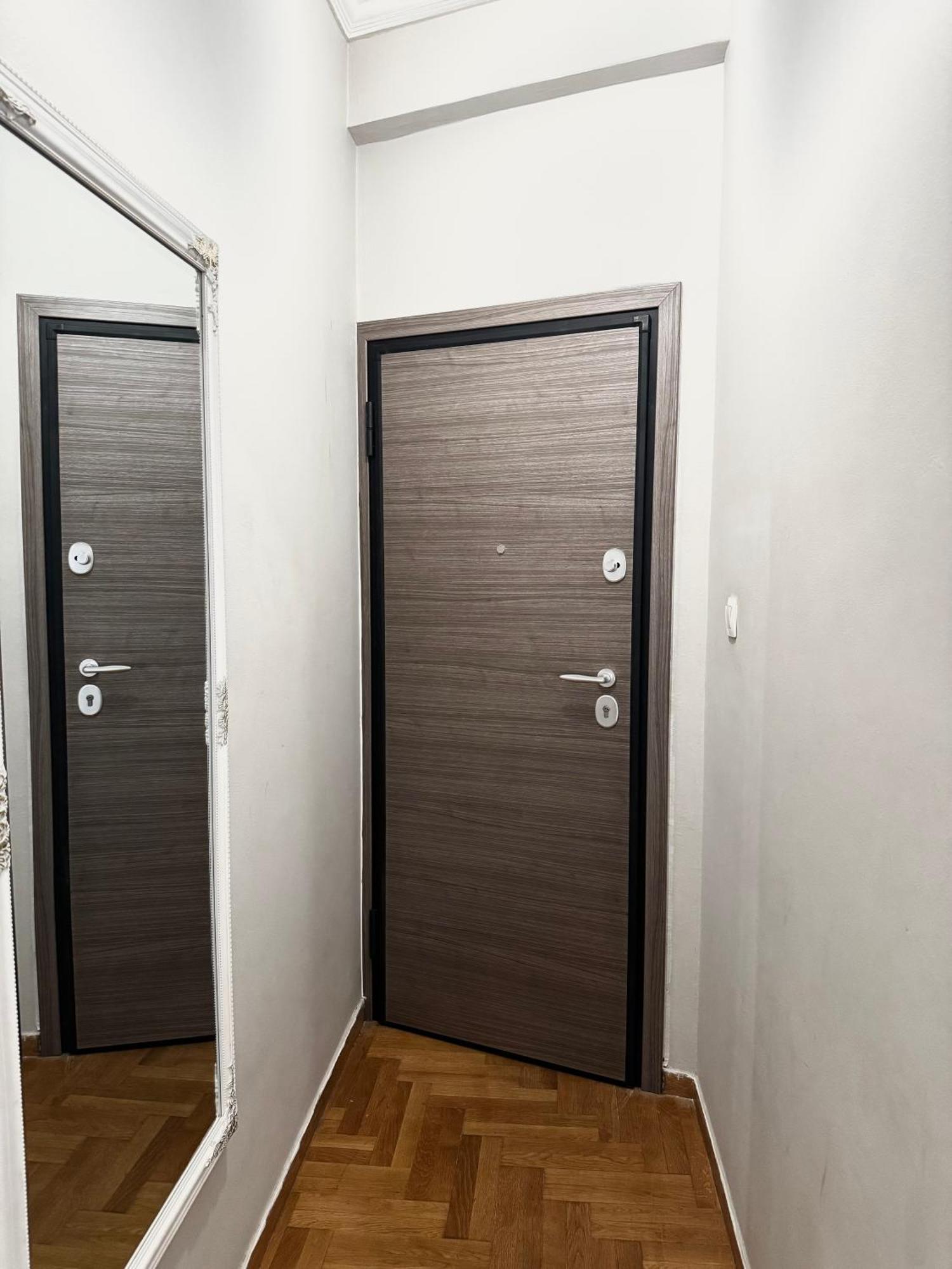 Vivian Modern Apartment Ateny Zewnętrze zdjęcie